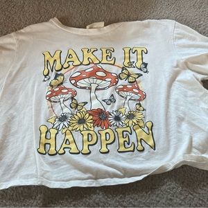 beige short sleeve shirt